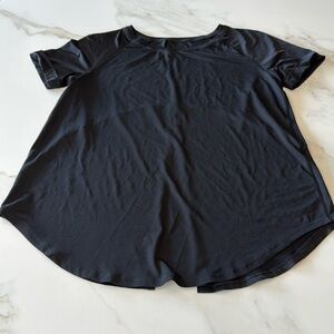Lululemon tshirt, size 6
